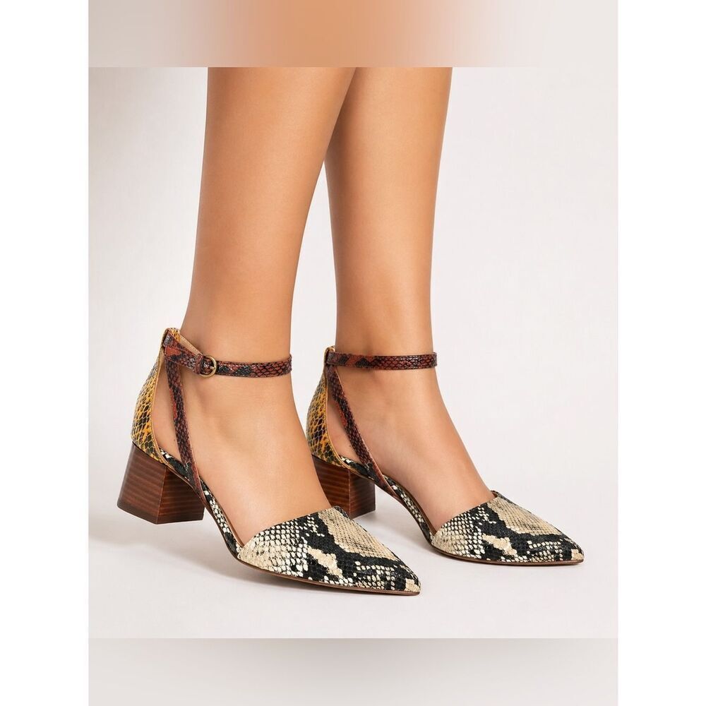 Gibson & Latimer Leilani shoes in Snake Print size 7